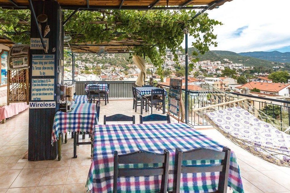 Santosa Pension Каш Экстерьер фото